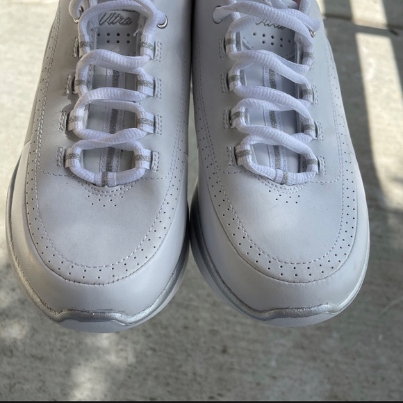 Shoe - Picture 5 of 5